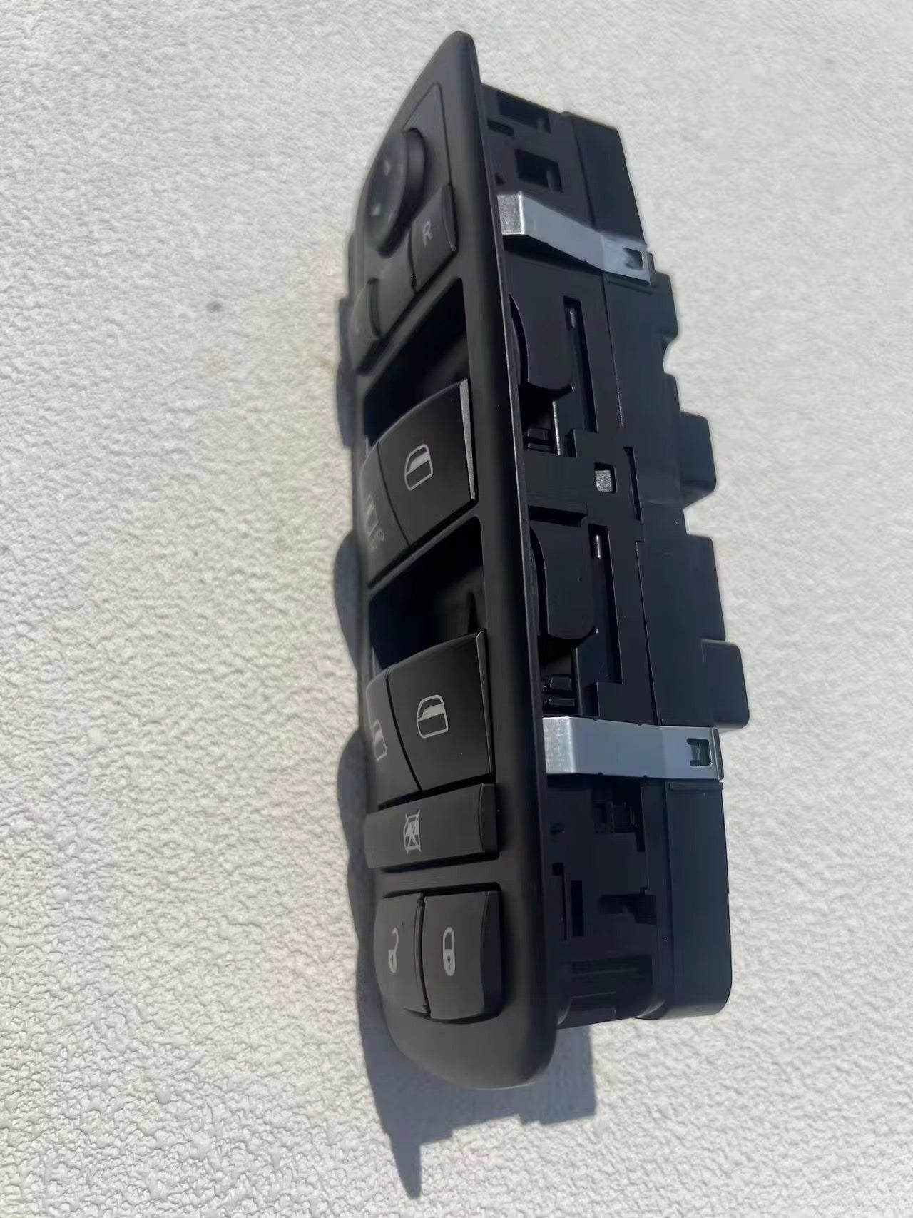 Commande de lève-vitre électrique – BMW